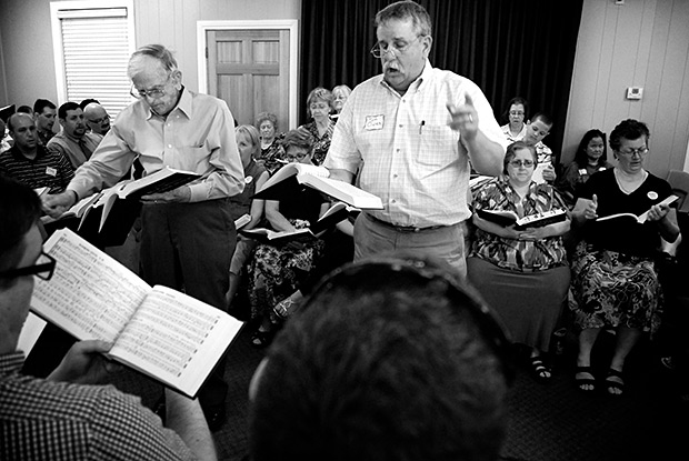 Curtis and Tom Owen lead at the Southwest Texas Convention. Curtis and Tom Owen lead at the Southwest Texas Convention.