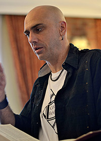 Tim Eriksen teaches a class at Camp Fasola Europe. Photograph by Ewan Paterson. Tim Eriksen teaches a class at Camp Fasola Europe. Photograph by Ewan Paterson.